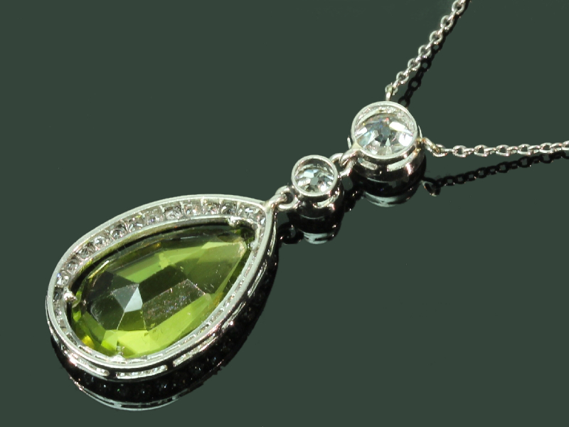 Platinum necklace Art Deco diamond pendant with pear shape peridot (image 4 of 7)